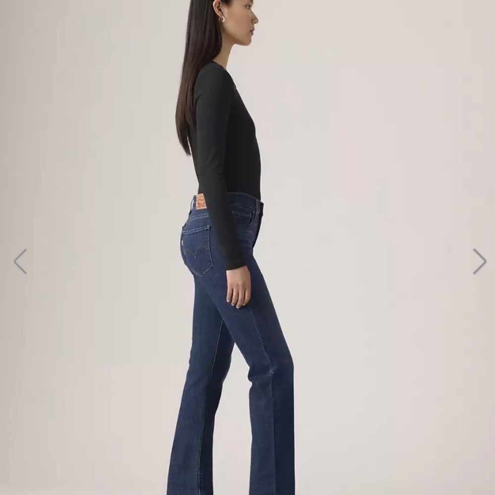 NWT Levi’s Straight Shaping Jeans - Picture 2 of 7